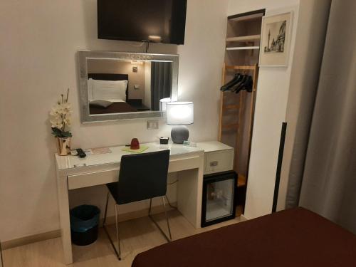 Roman Residence - image 13