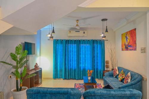 B&B Candolim - 3bhk Duplex Villa With Pool In Candolim by GRStays - Bed and Breakfast Candolim