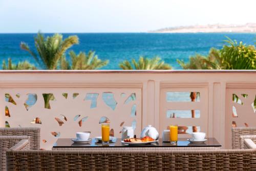 Suite with Sea and Pool View  image 5