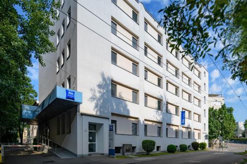 ibis budget Hotel Luzern City - image 7