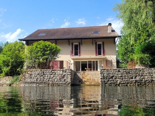 La maison du lac - Location saisonnière - Vions