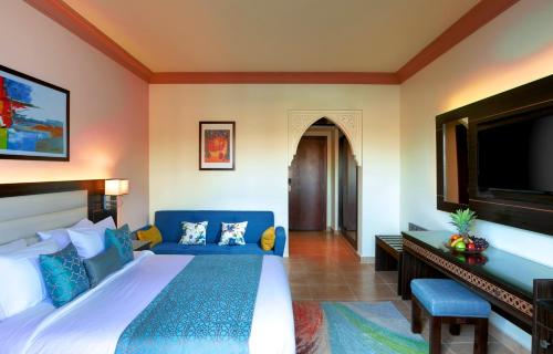 Deluxe Triple Room image 6