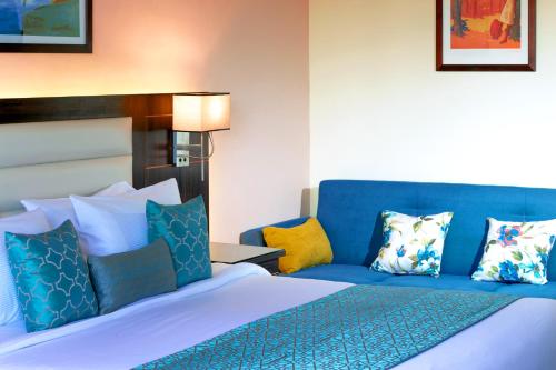 Deluxe Triple Room image 3