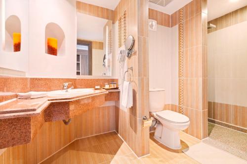 Deluxe Triple Room image 7