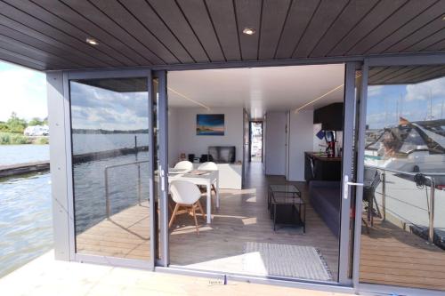 Hausboot Fjord Nordstern mit Dachterrasse in Schleswig