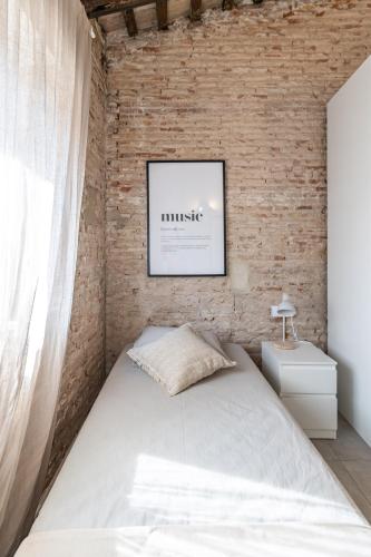 Single Room image 2
