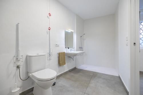 Single Room - Disability Access image 2