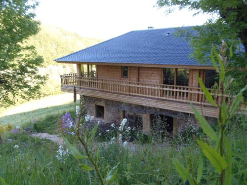 CHALET BOIS PLEINE NATURE 6 PLACES - Chalet - Sainte-Eulalie-dʼOlt