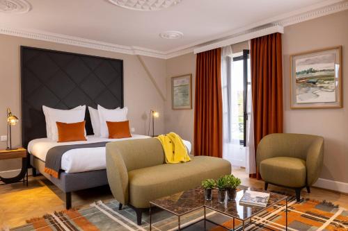 room detail thumbnail 1