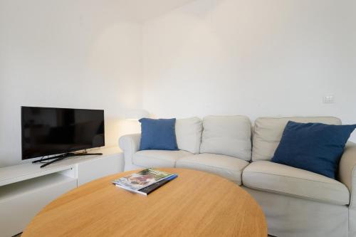 Cozy holiday home at the beach in Costabella Marbella - image 12