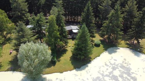 Dārzs, Chalet LA PERCHE au bord de l'eau in Saint-Aignan-le-Jaillard