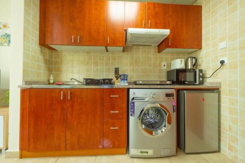 Luxury Escapes - Modern Budget studio with balcony in JLT!, Dubaj (fotografie 8)