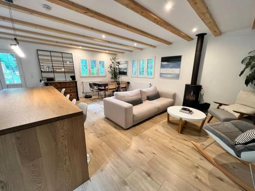 Chalet in Lausanne on edge of woods with river, Lausanne (photo 9)