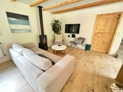 Chalet in Lausanne on edge of woods with river, Lausanne (photo 5)