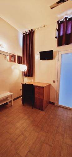 Double Room image 5