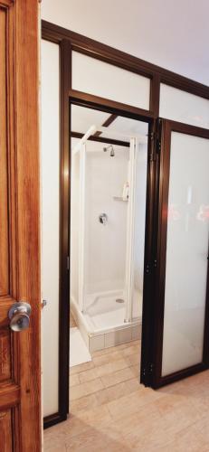 Double Room image 9