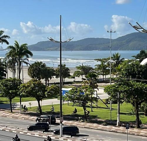 Saint Pitter, Santos