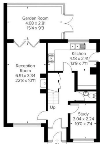 Surrey - Private House with Garden & Parking 12