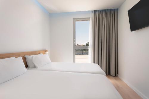 2 twin beds
