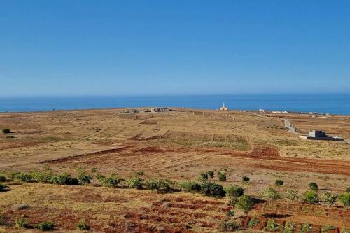 Villa met Privezwembad en Adembenemend Zeezicht. in Ajdir