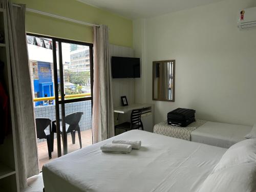 Queen Room image 8