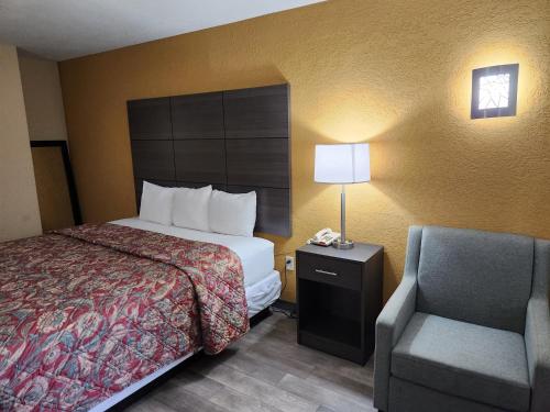 Photo - Days Inn by Wyndham Charlotte Northlake