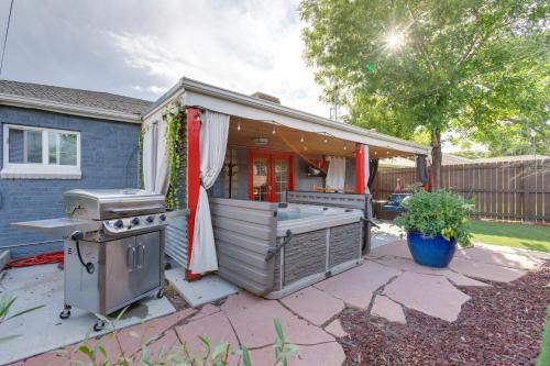 Cozy Denver Home with Hot Tub, 2 miles to Dtwn!