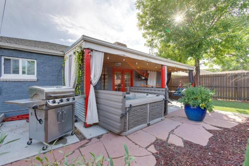 Location! Outdoor Living Hot Tub Walkable Denver in Sloan's Lake