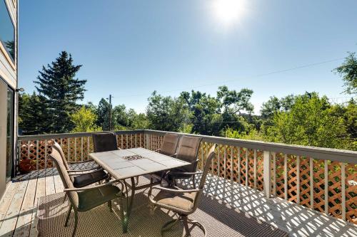 Colorado Retreat about 3 Mi to Cheyenne Mountain Zoo! near Will Rogers Shrine of the Sun