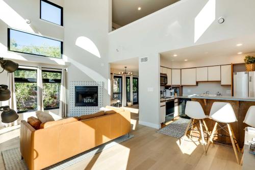 Colorado Retreat about 3 Mi to Cheyenne Mountain Zoo! near Will Rogers Shrine of the Sun