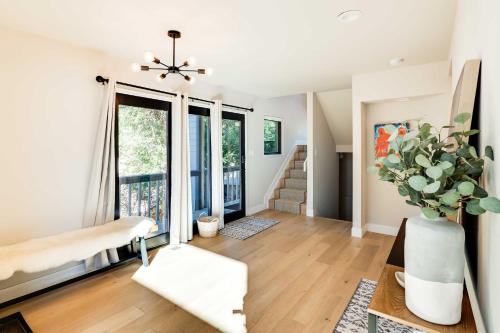 Colorado Retreat about 3 Mi to Cheyenne Mountain Zoo! near Will Rogers Shrine of the Sun