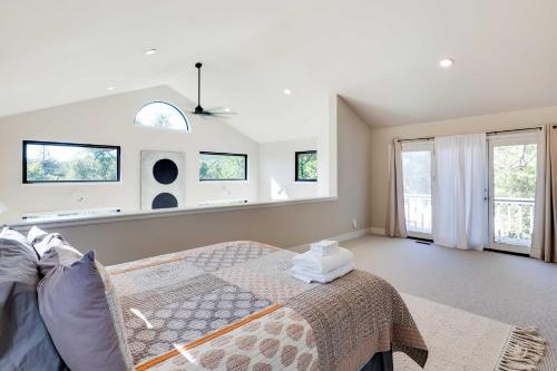 Colorado Retreat about 3 Mi to Cheyenne Mountain Zoo! near Will Rogers Shrine of the Sun