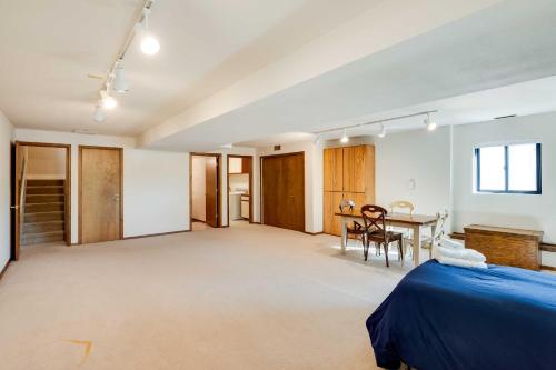 Colorado Retreat about 3 Mi to Cheyenne Mountain Zoo! near Will Rogers Shrine of the Sun