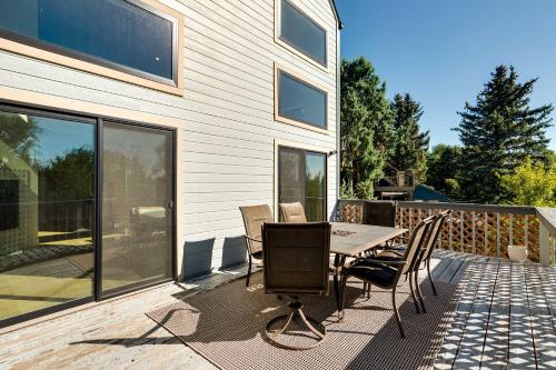 Colorado Retreat about 3 Mi to Cheyenne Mountain Zoo! near Will Rogers Shrine of the Sun