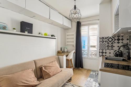 Small comfortable studio near Eiffel Tower