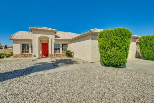 Yucca Valley Home with Fire Pit, Grill and Yard Games! in Yucca Valley, USA