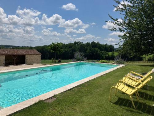 Château de caractère avec piscine au cœur du Périgord vert