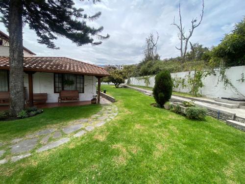 Garden, Apartment - Quinta Las Buganvillas in Ambato