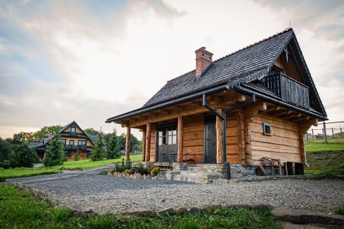Viesnīcas āriene, Sokolisko - domki caloroczne z kominkiem in Wysoczany