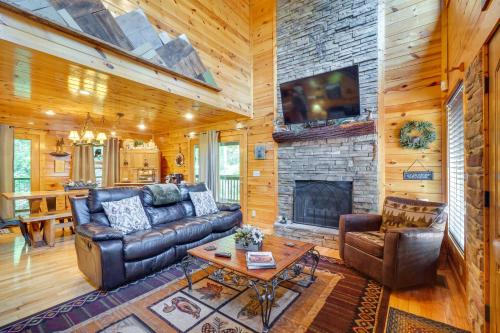 Family Cabin with Private Hot Tub and Game Room!