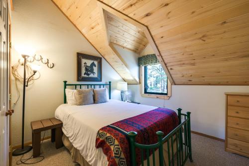 Spacious and Quiet Pagosa Springs Cabin with Deck - image 12