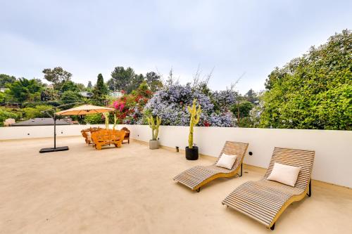 LA Nature Retreat with Rooftop Deck and Dtwn Views!