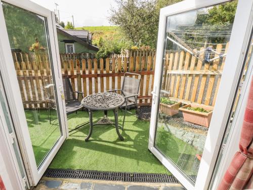 Pendre Cottage - image 4