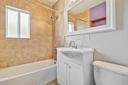 Charming 4 Bedroom Home W/ Large, Gated Backyard in Los Angeles, USA