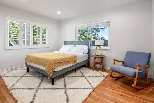 Spacious, Beautiful Home W/ Yard & Pool in Los Angeles, USA