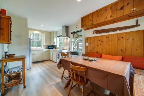 Mountain Cabin with Deck Less Than 1 Mile to Ski Resort! - image 9