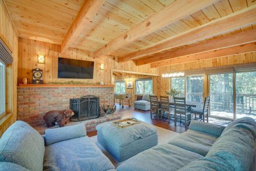 Serene Cabin Rental Near Lake Arrowhead Village! in Lake Arrowhead, USA