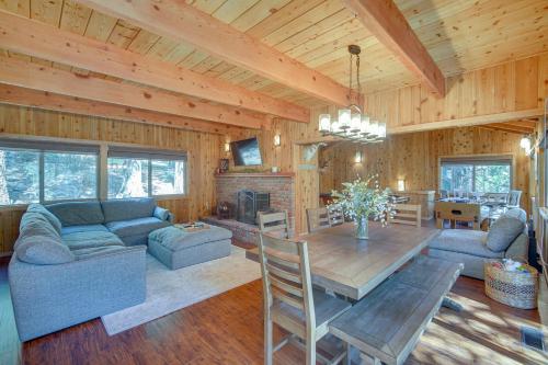 Serene Cabin Rental Near Lake Arrowhead Village! in Lake Arrowhead, USA
