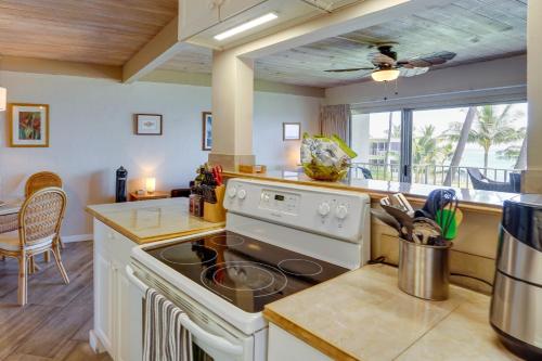 Sunny Waianae Condo with Ocean View!