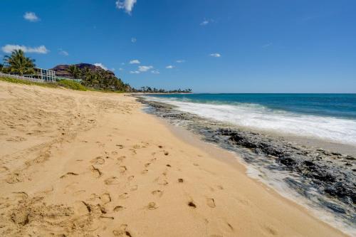 Sunny Waianae Condo with Ocean View!